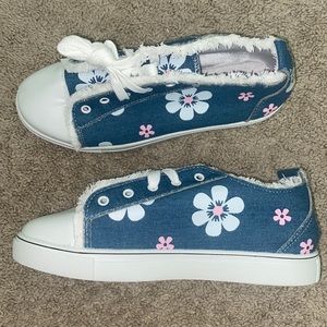 Brand: Evaless, never worn, Jean material w/ flowers